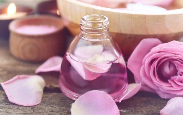 Kem dưỡng da từ cánh hoa hồng